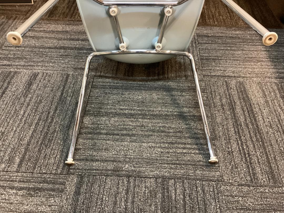 ２脚セット　ヴィトラ　ハルチューブ　アイスグレー　スタッキング　ミーティング A