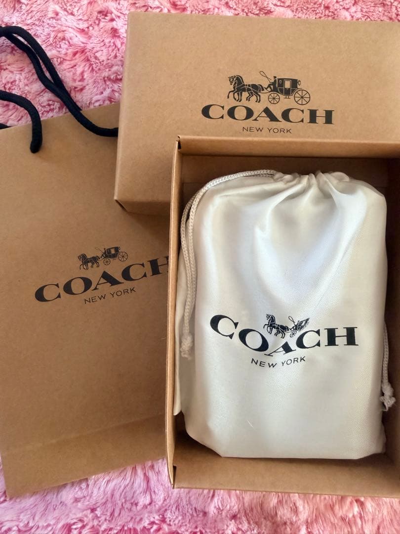 coach 二つ折り財布　新品未使用　プレゼントに♡