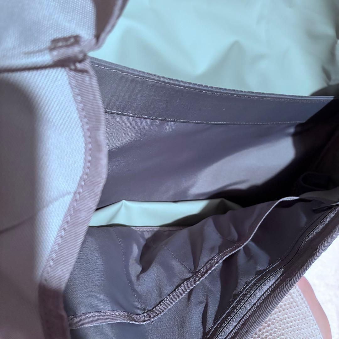 新品！TIMBUK2 メッセンジャーバッグ グレー/レッド　大