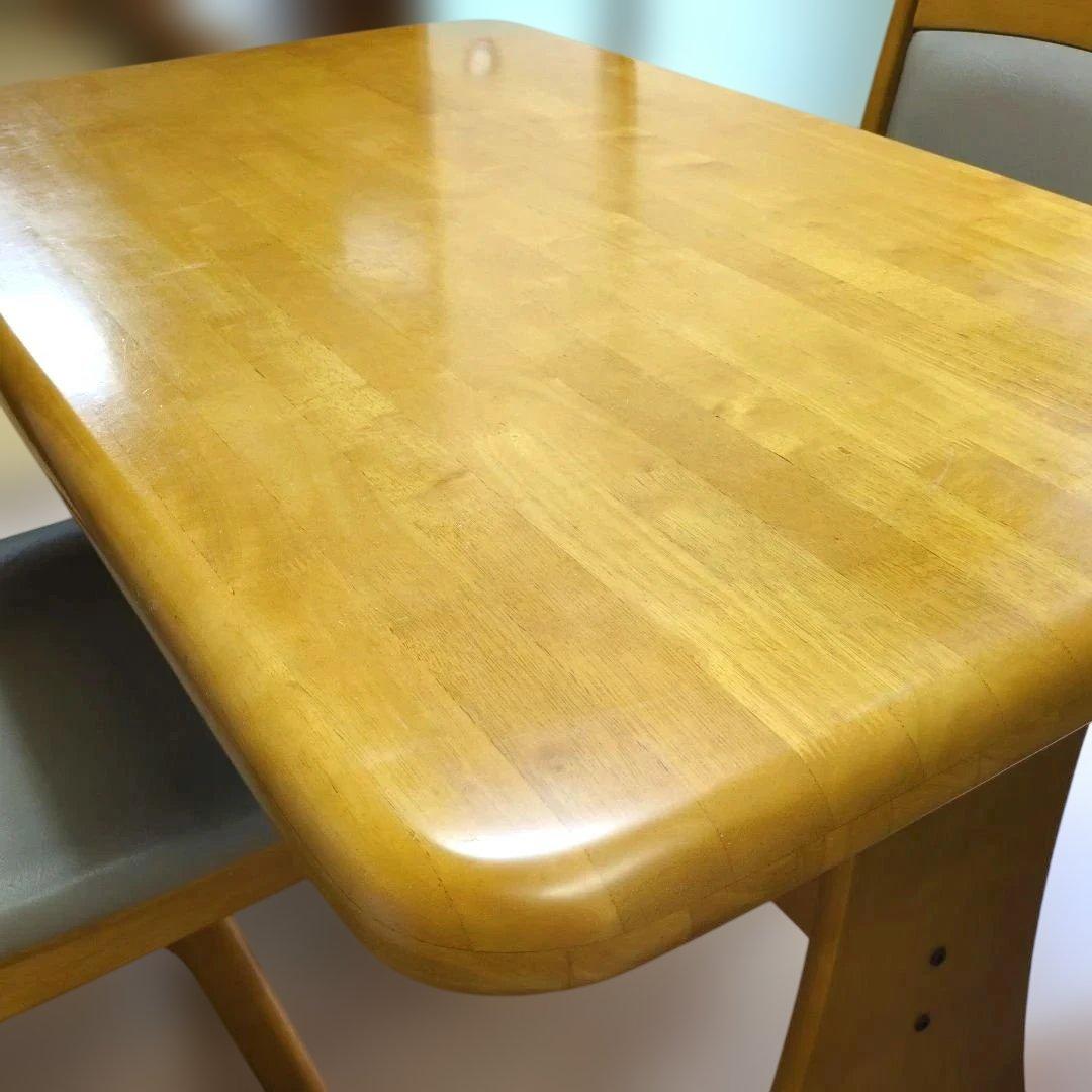 ダイニングテーブル 121×76（回転椅子2脚は別売）