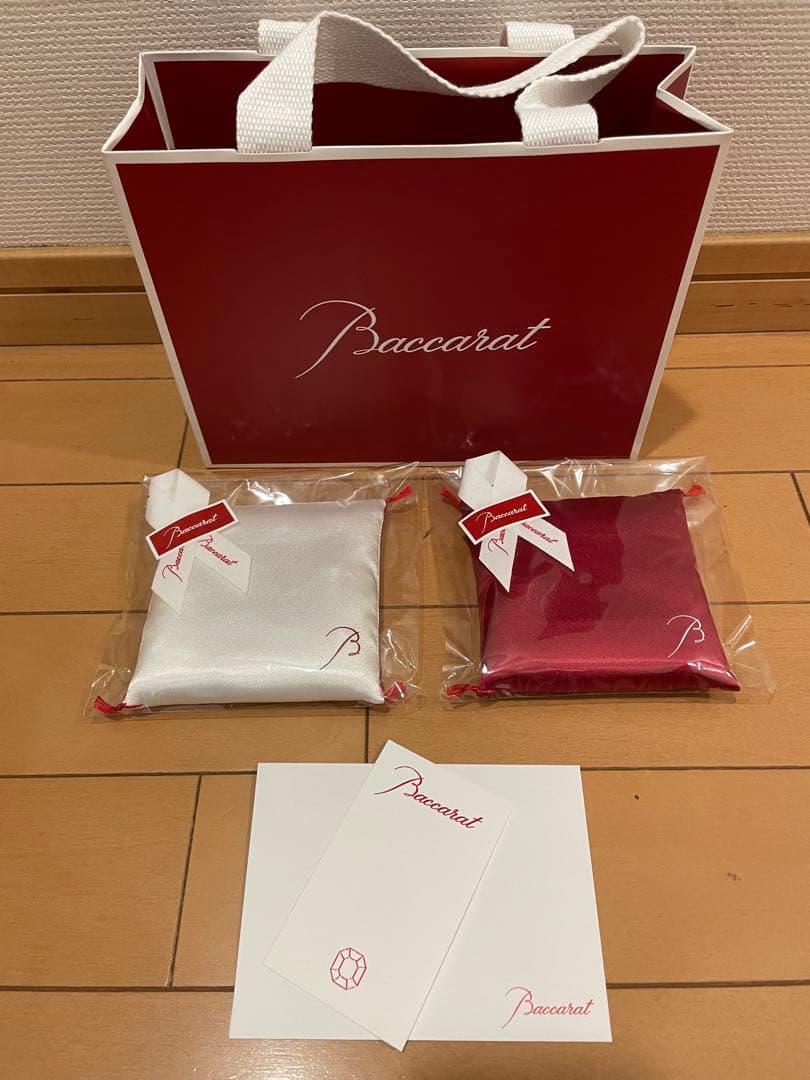 最新版　Baccarat バカラ　座布団　赤色　白色　まねき猫用　ダルマ用