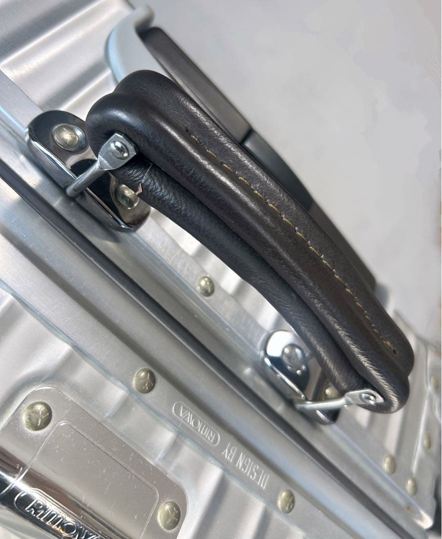 【希少廃盤モデル】2輪リモア35Lクラシックフライトアルミニウム製キャリーケース