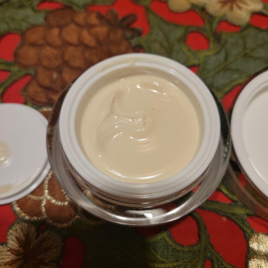 新品です…シスレイヤインテグラル……アイクリーム 15ml ✨