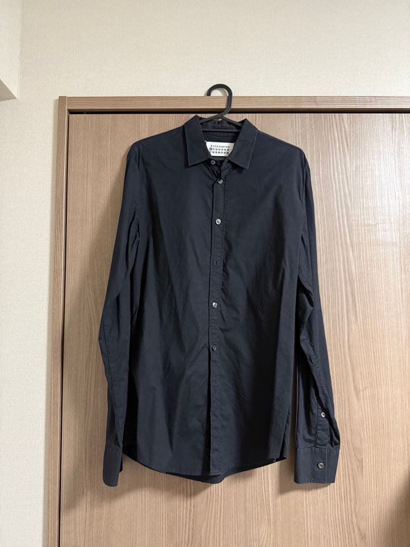 メゾンマルジェラ(Maison Martin Margiela)ブラックシャツ