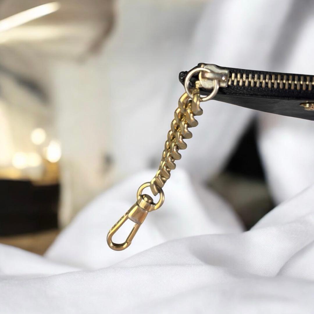 VERSACE ヴェルサーチ　メデューサ　レザー金チェーンストラップ 小銭入れ