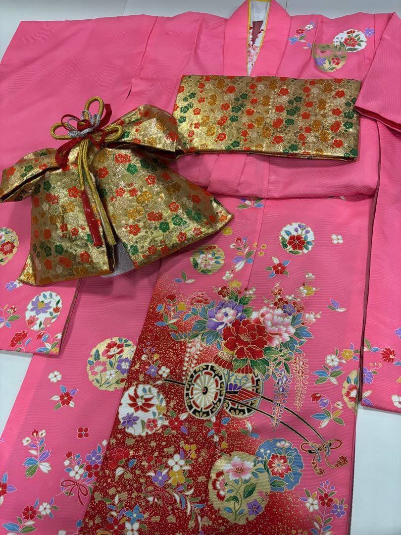 七五三　女の子着物セット　華やかピンク　花車　雪輪　金箔たたき　撫子