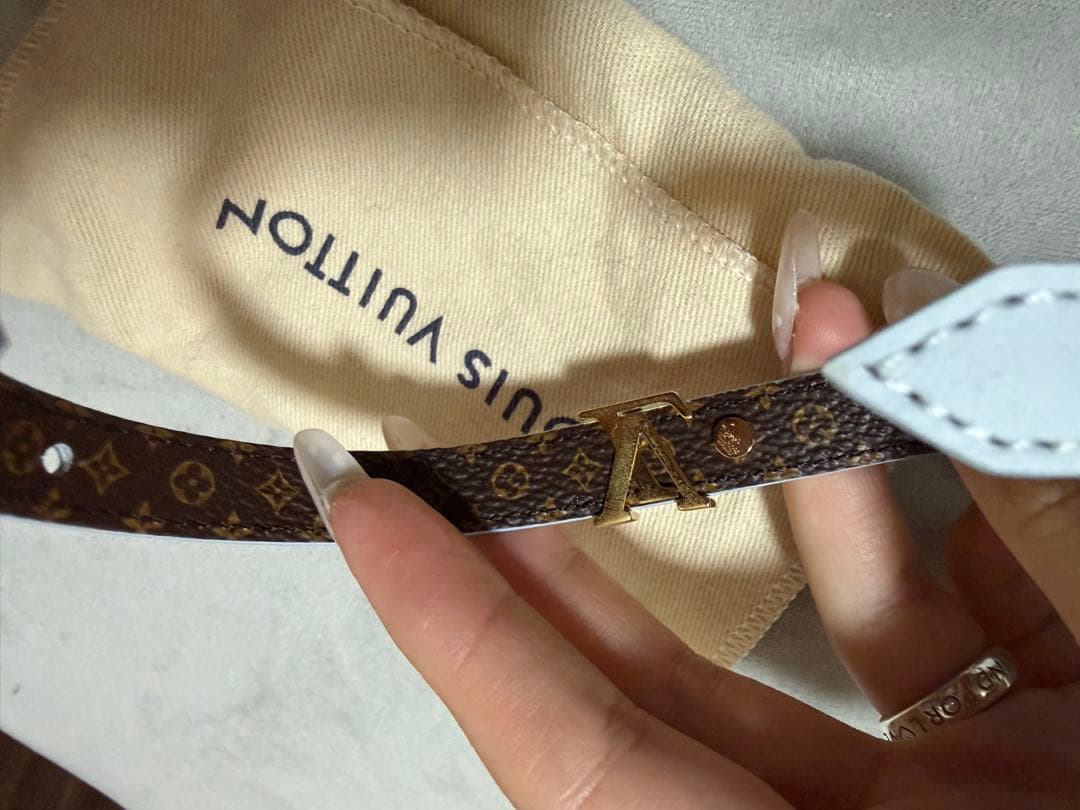LOUIS VUITTON ライトブルーブレスレット