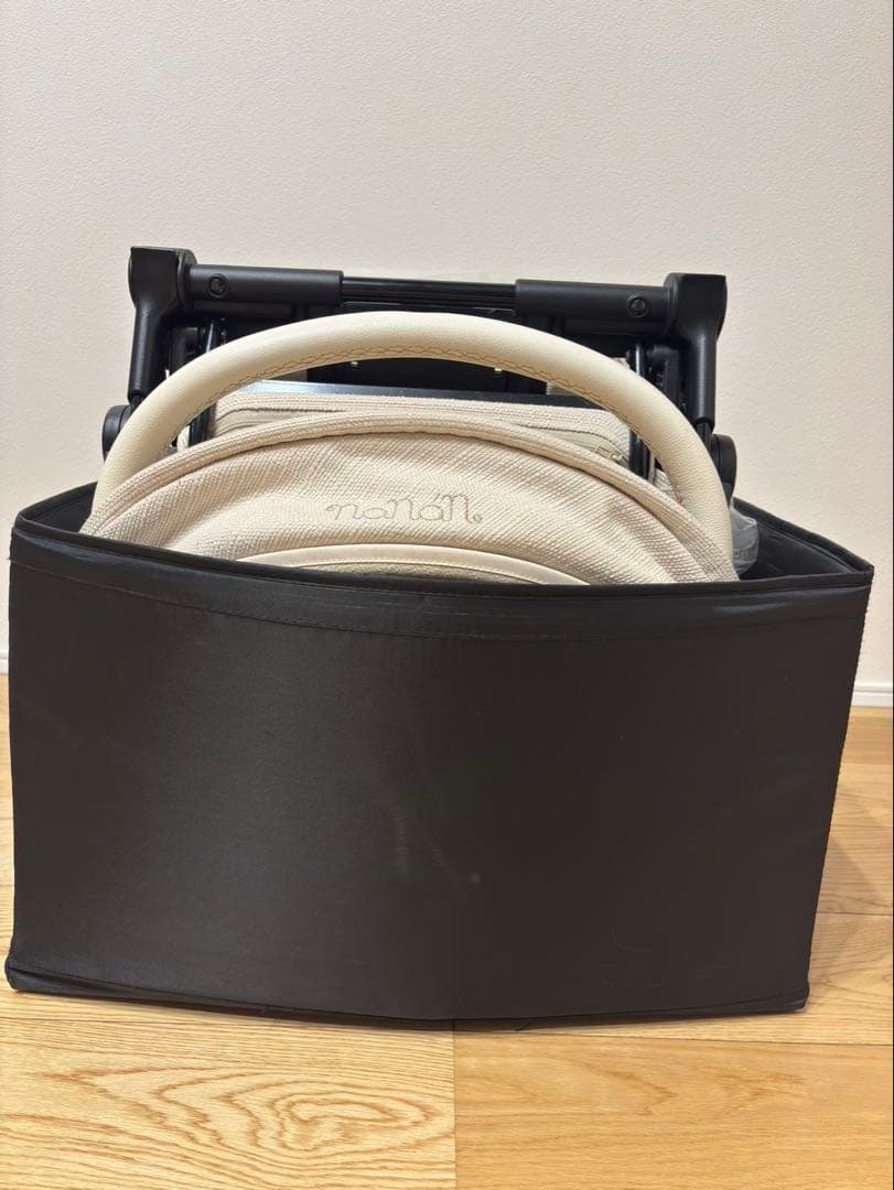 収納箱付きイタリア製　ナナン　nanan ベビーカー B.AFTER