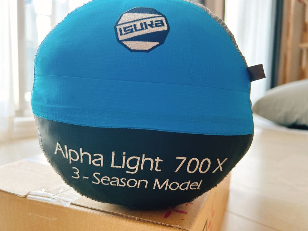 ISUKA Alpha Light 700 X 3シーズン寝袋
