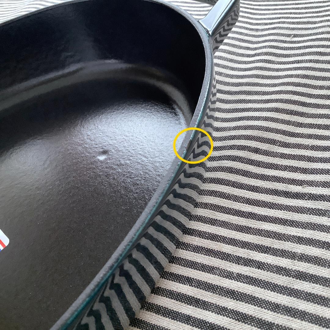 【アウトレット】ストウブ お魚のレリーフが入った浅型ココット 33 ラメール色