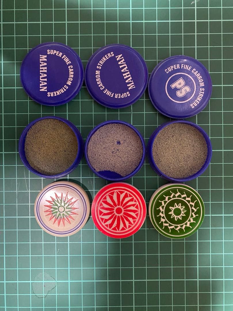 キャロムボード