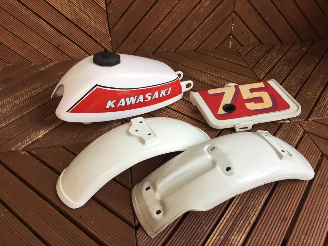 ら*り様 【70's KAWASAKI KV75 外装 一式】カワサキ MT-1