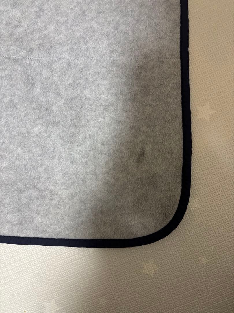 ファミリア3WAYブランケット ネイビー クマ刺繍付き　ケープ