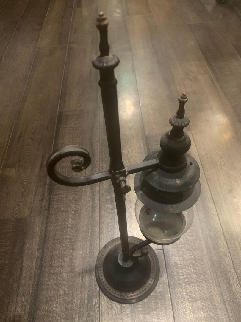 必見！！正体不明のアンティークランプ　ヴィンテージ　クラシック　ご覧下さい！！