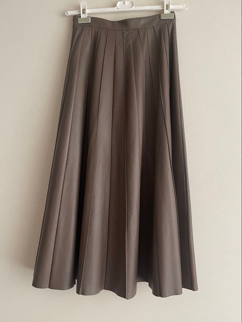 【美品】ebure 本革フレアスカート ベージュ36