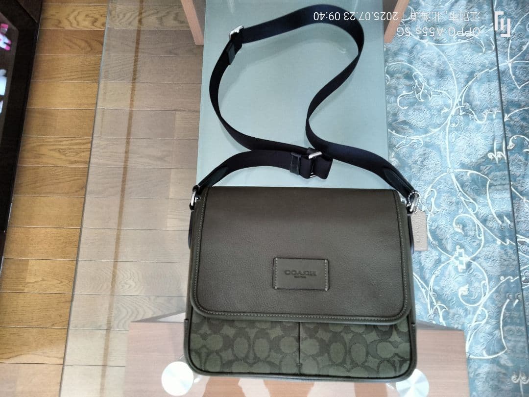 【美品！】COACH メンズメッセンジャーバッグ（ オリーブ＆グリーンカラー）