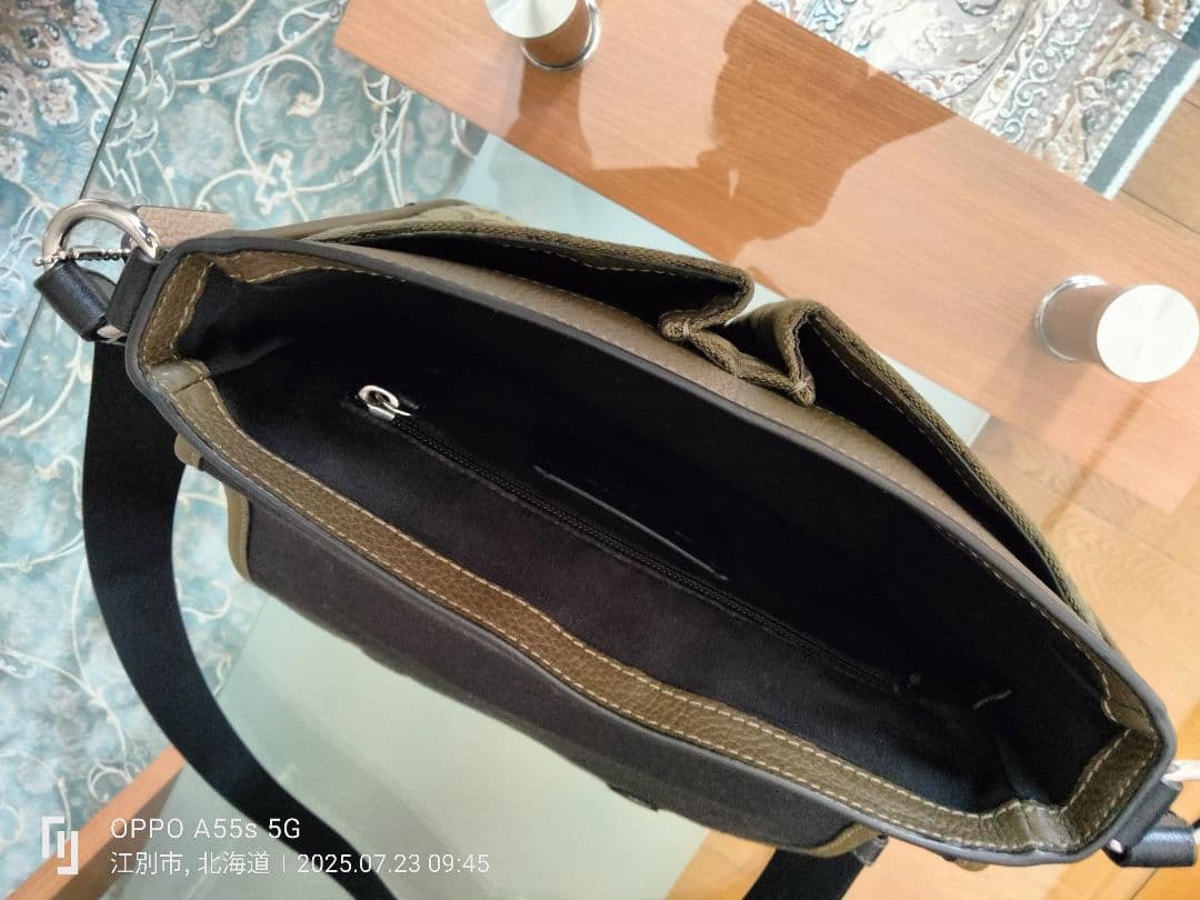 【美品！】COACH メンズメッセンジャーバッグ（ オリーブ＆グリーンカラー）