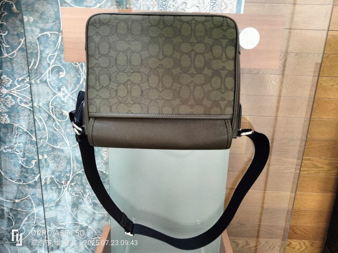 【美品！】COACH メンズメッセンジャーバッグ（ オリーブ＆グリーンカラー）
