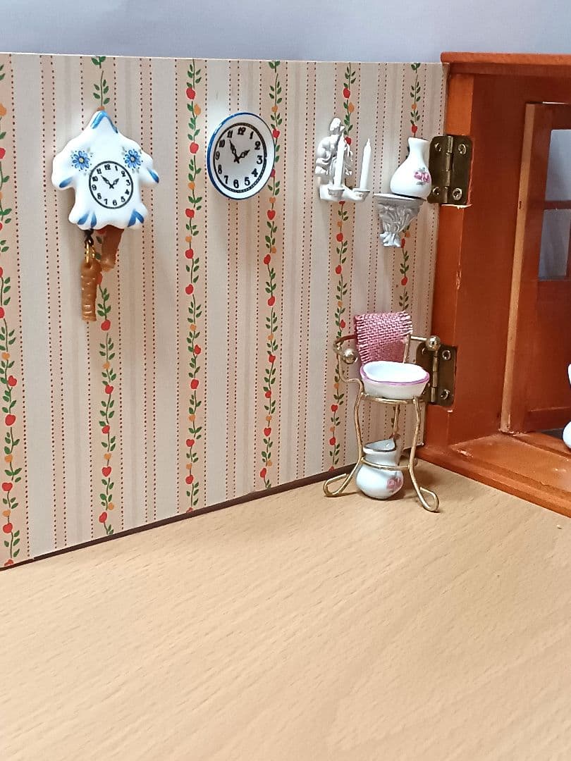 ロイターポーセリン　ドイツ　ミニチュア　ドールハウス　陶器　置物