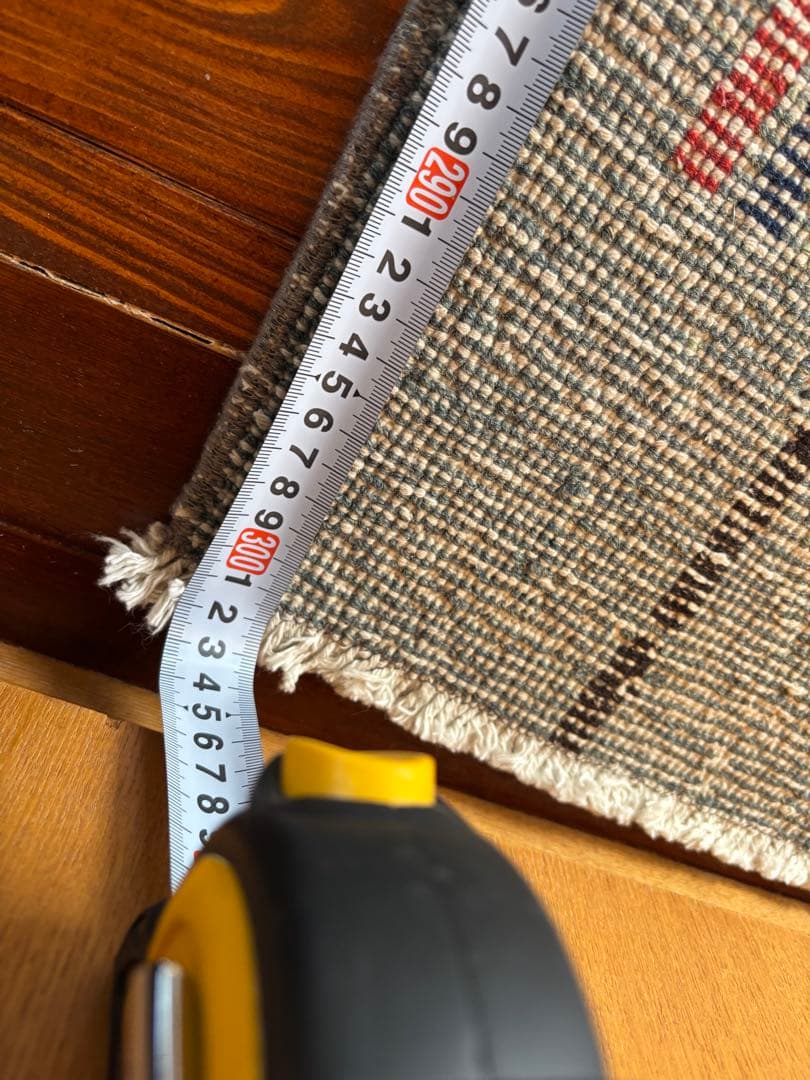 幾何学模様 グレー ラグ 大きめ