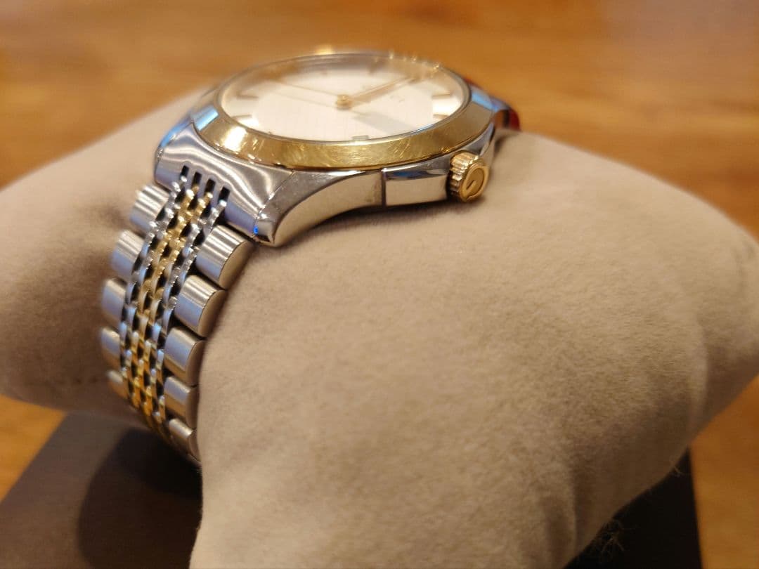 GUCCI シルバー ゴールド 時計