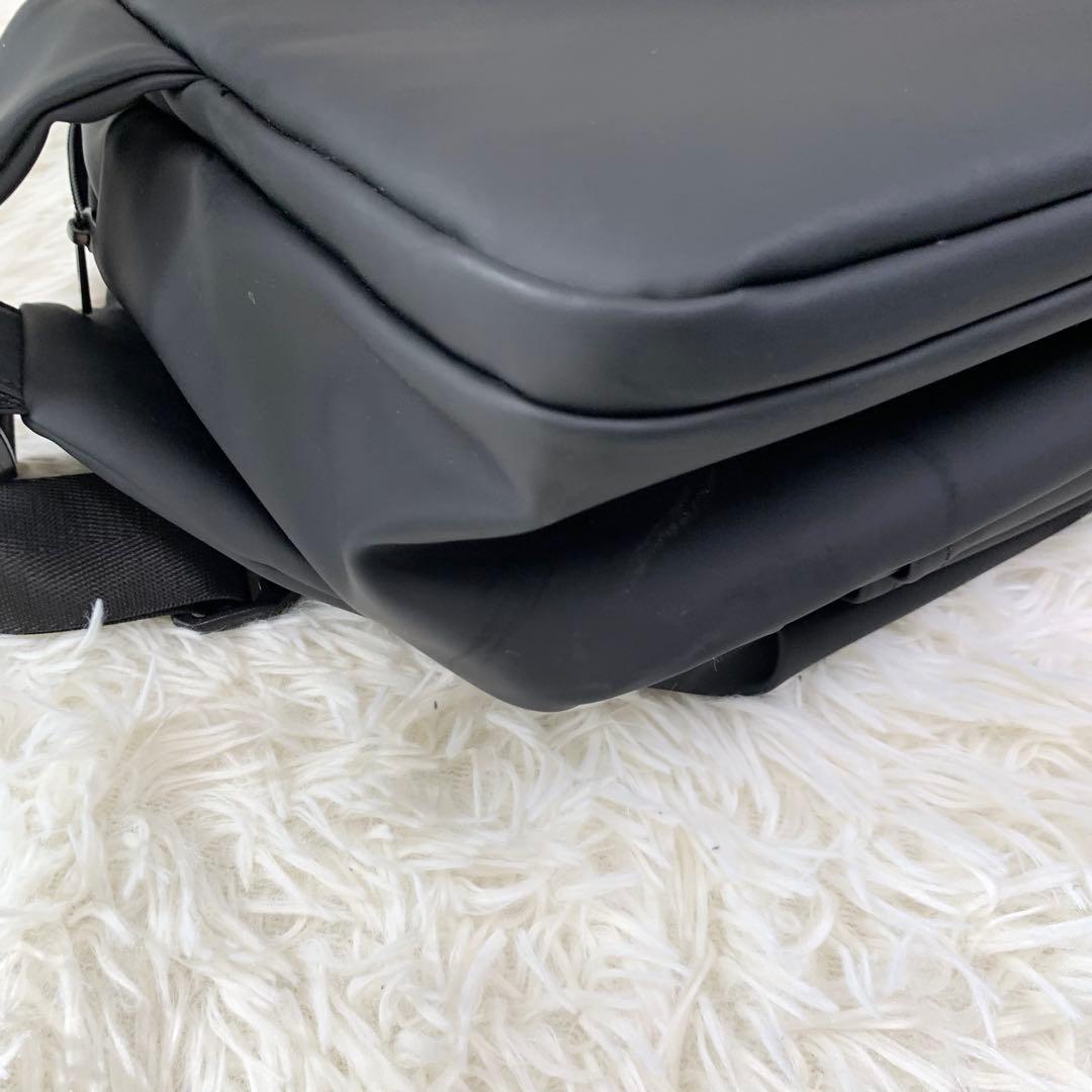 QUICKPACK13-DG ブラックレザー　ボディ　ショルダーバッグ　大容量