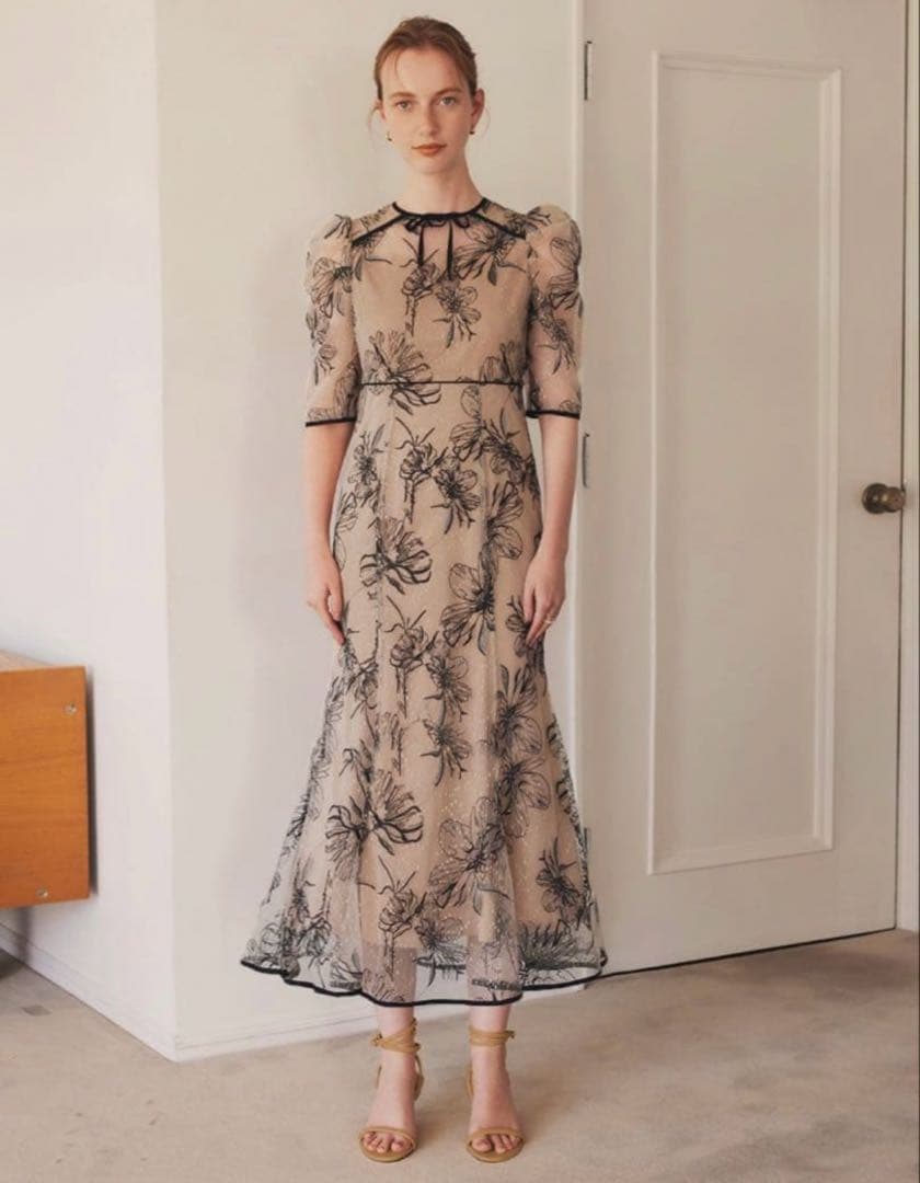 LEJA 花柄リボンパフスリーブマーメイドワンピースドレス ベージュ　S