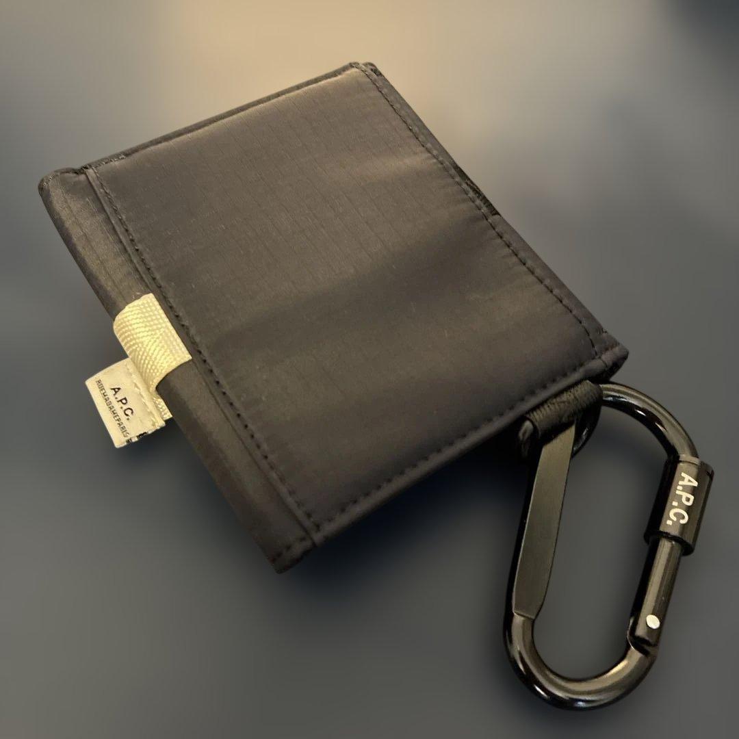 A.P.C. カラビナ付き財布 PORTE-MONNAIE TREK ネイビー