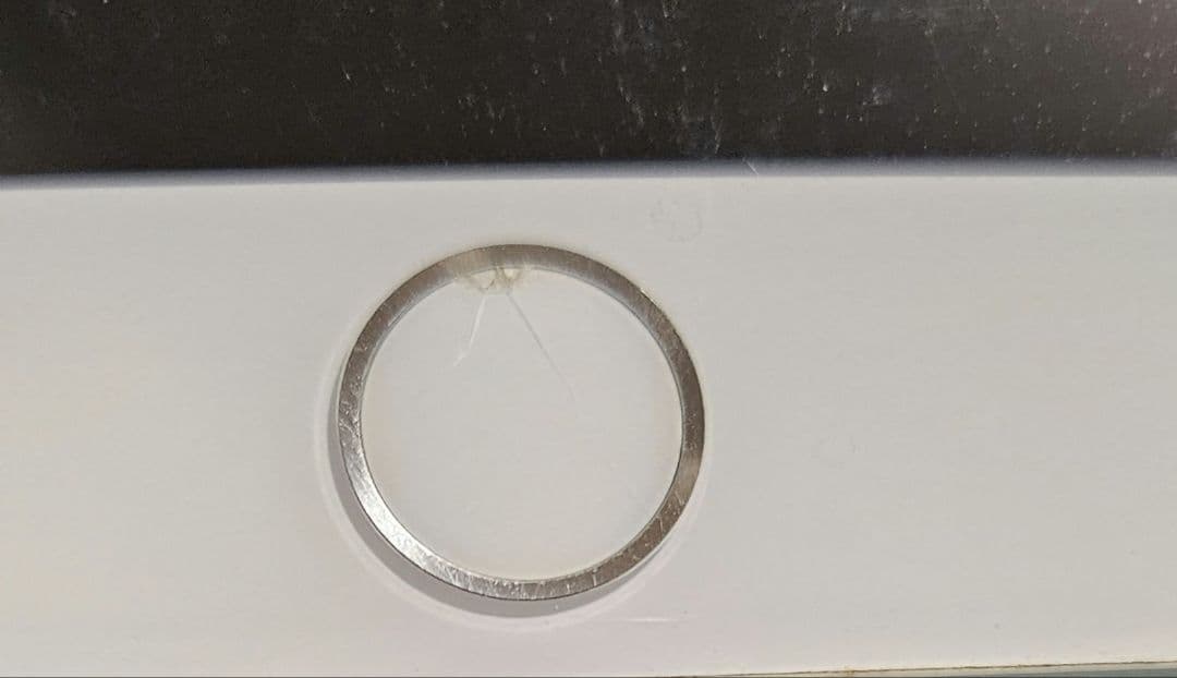 iPhone 8 64GB ホワイト SIMフリー バッテリー100%【傷あり】