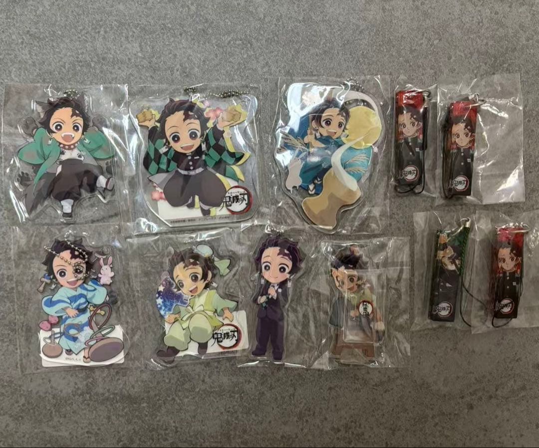 鬼滅の刃　炭治郎　カフェ　アクリルスタンド　根付け　キーホルダー　まとめ売り