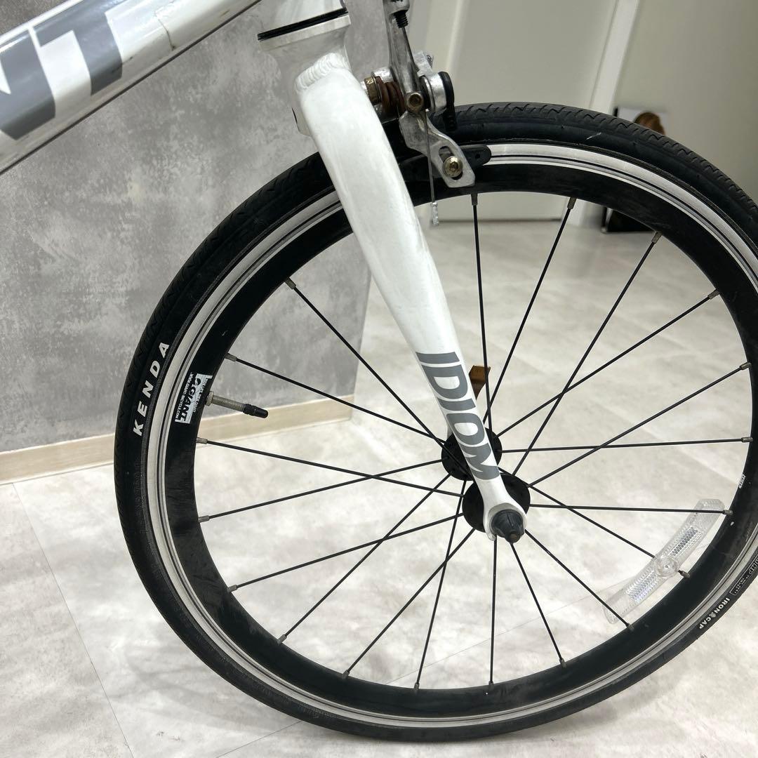 GIANT 「ジャイアント」 IDIOM 20インチ　ミニベロ