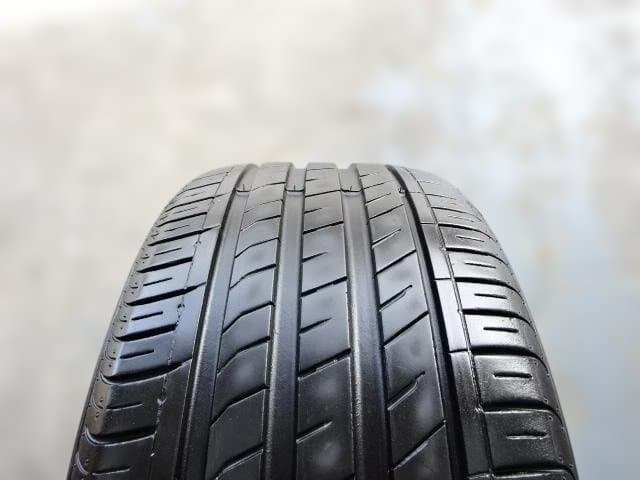 8.5分山ネクセンN’FERA SU1 245/40R18 97Y XL中古4本