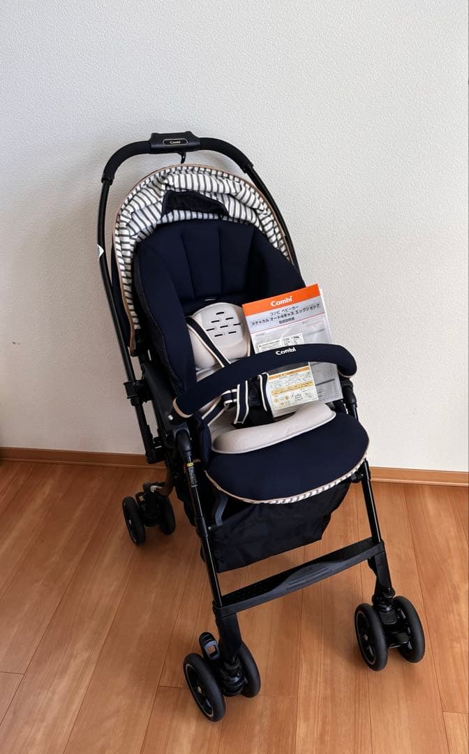 美品　Combi メチャカル ハンディ オート4キャス エッグショック