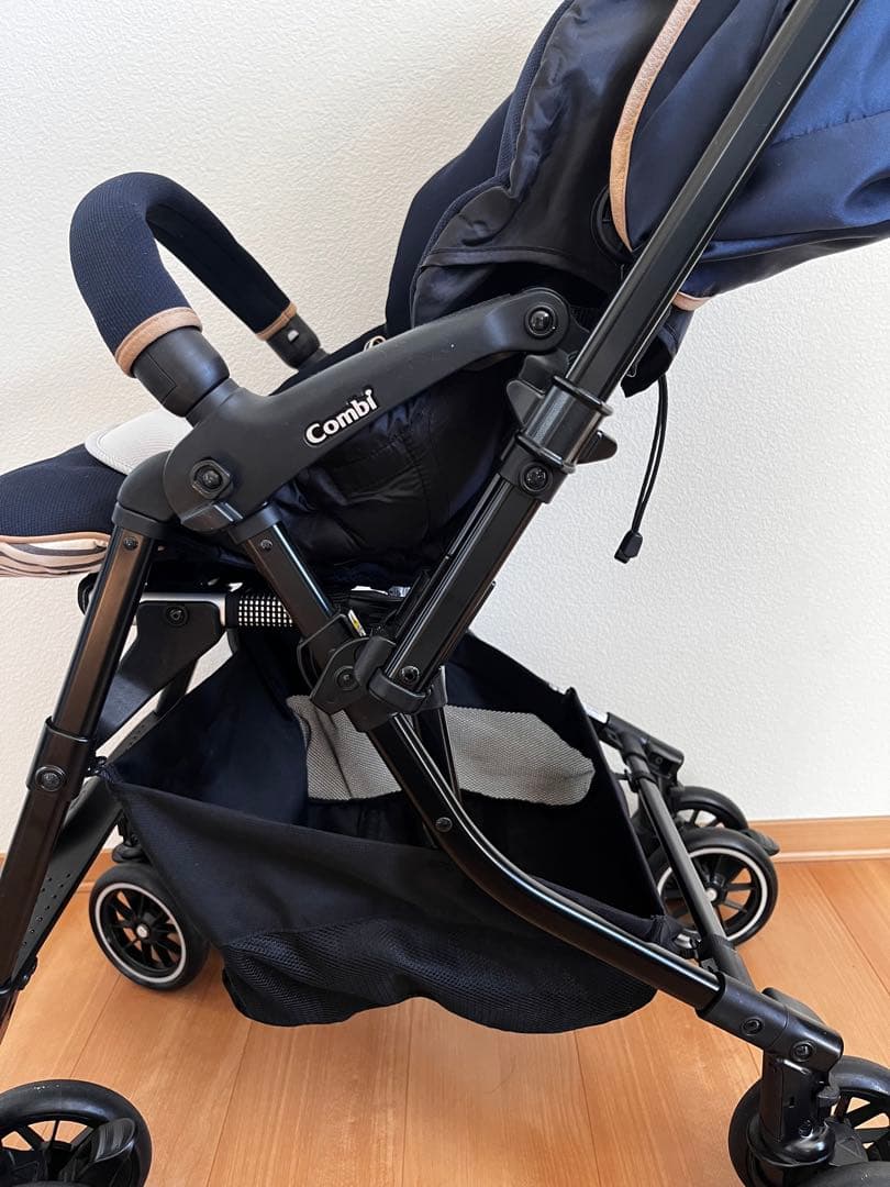 美品　Combi メチャカル ハンディ オート4キャス エッグショック