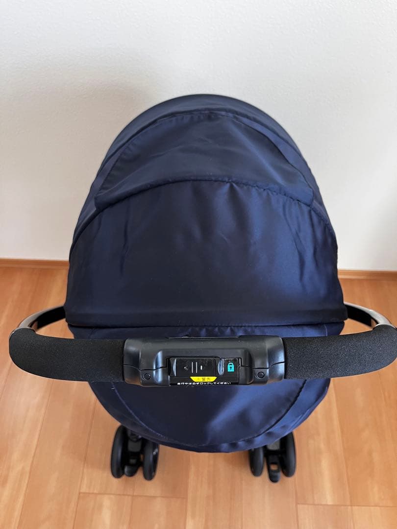 美品　Combi メチャカル ハンディ オート4キャス エッグショック