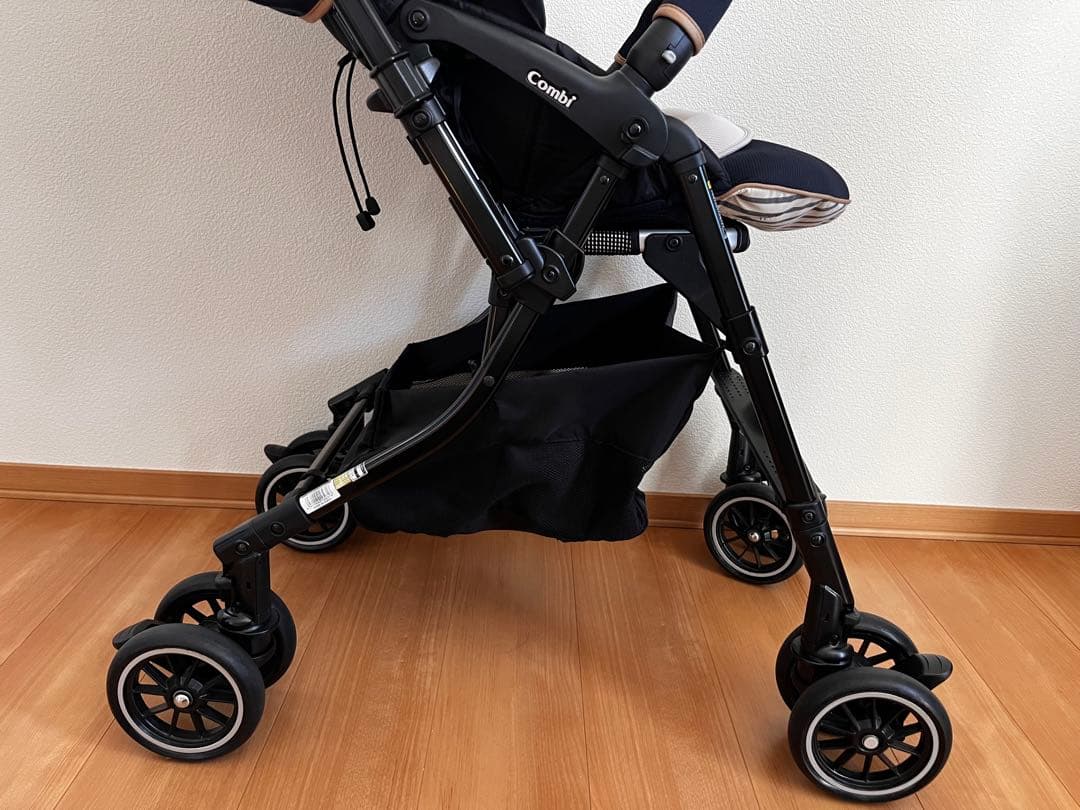 美品　Combi メチャカル ハンディ オート4キャス エッグショック