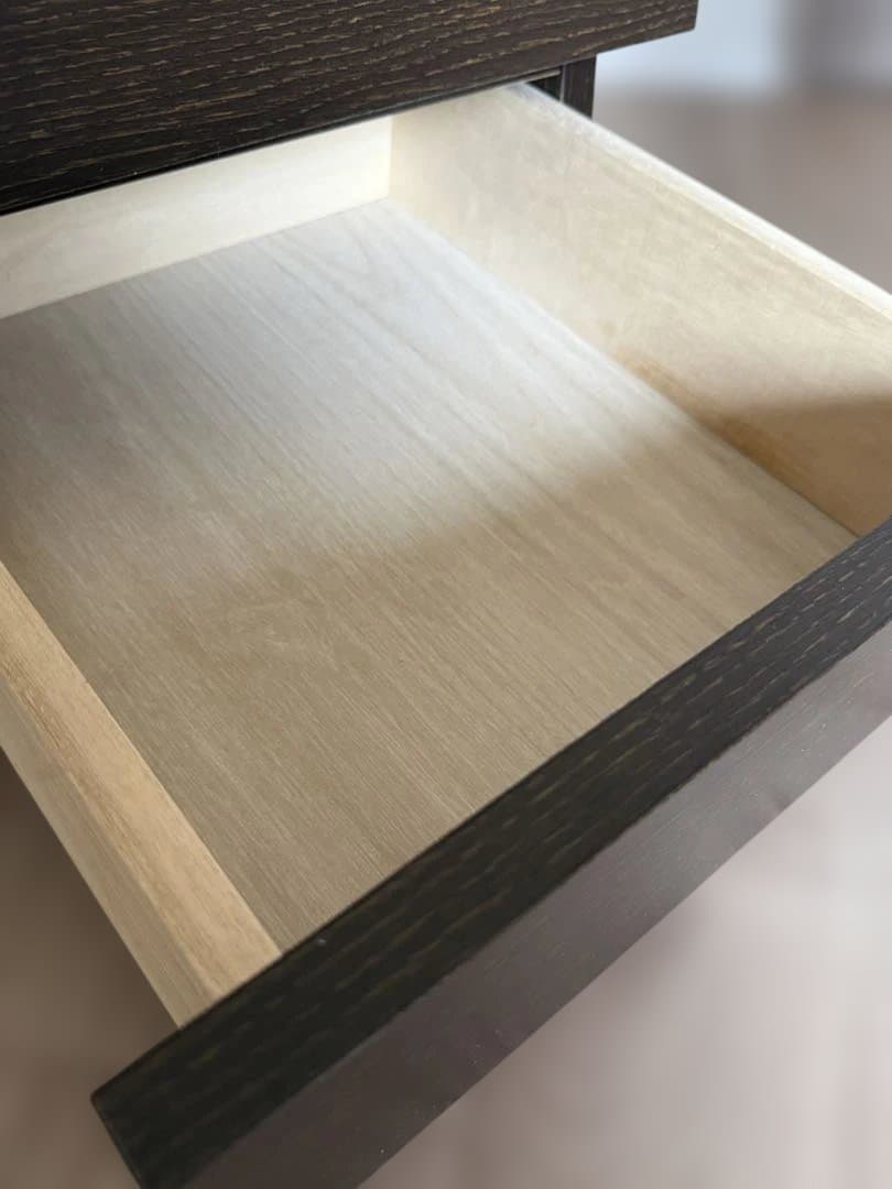 ベッドサイドボード木製コンセント付ダークブラウン