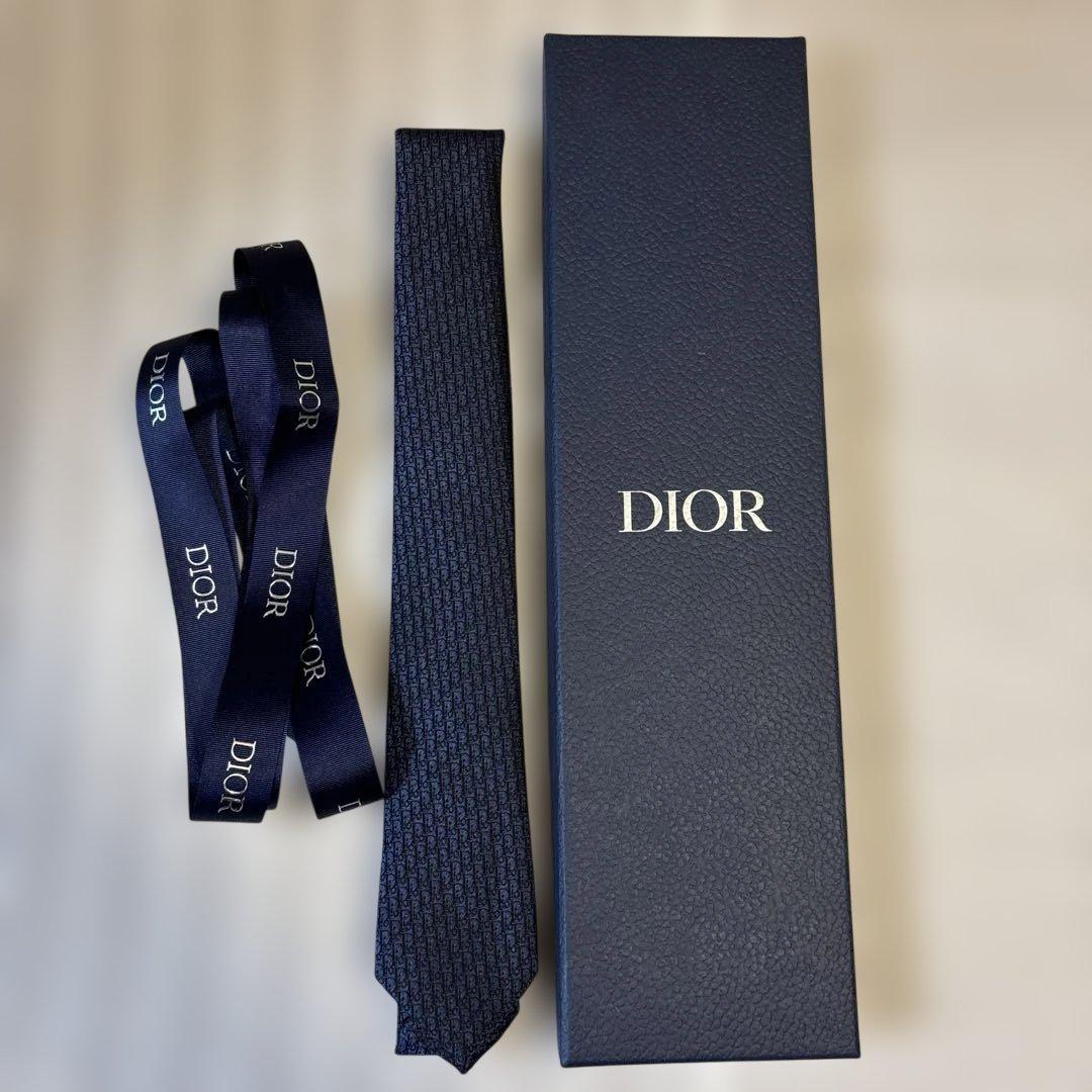 ◼︎新品同様◼︎Dior ネクタイ ネイビー シルク100%