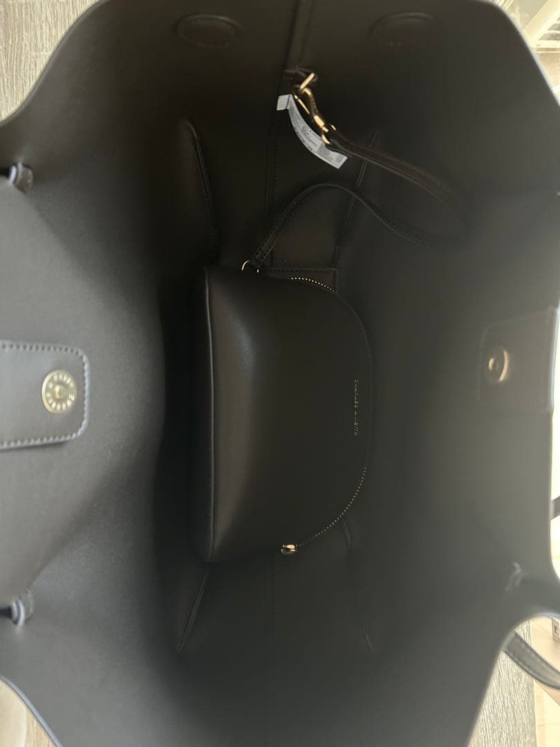 2月限定★CHARLES&KEITH ダークブラウントートバッグ★未使用に近い