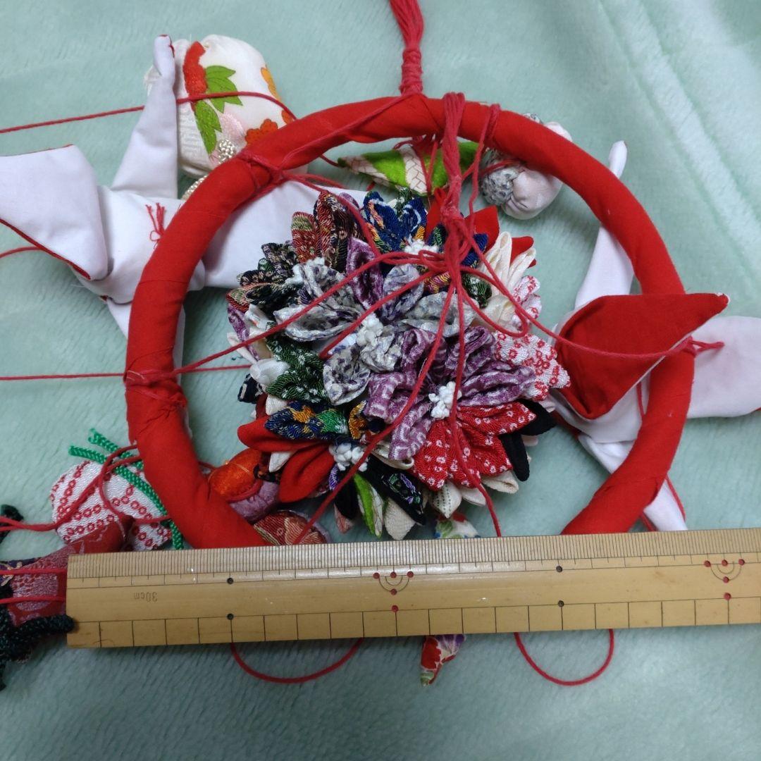 ハンドメイドの吊るし飾り