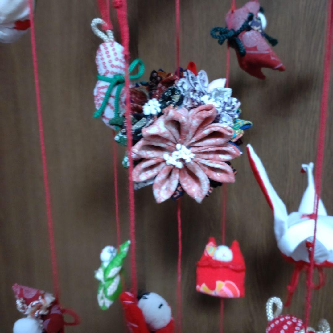 ハンドメイドの吊るし飾り
