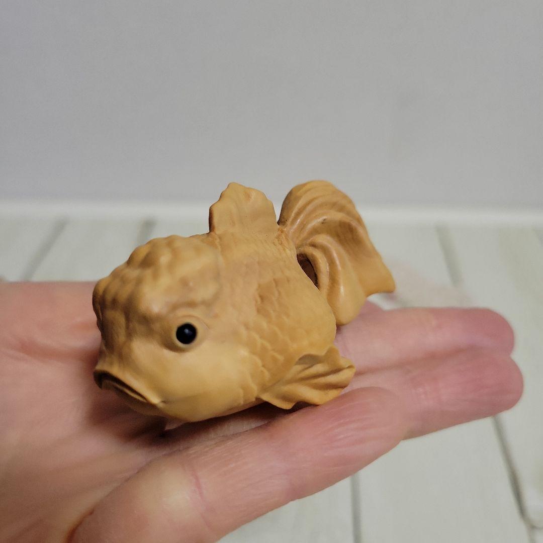 木彫りの金魚、桃木剣セット