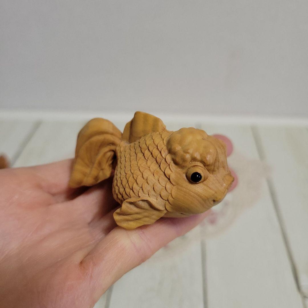 木彫りの金魚、桃木剣セット