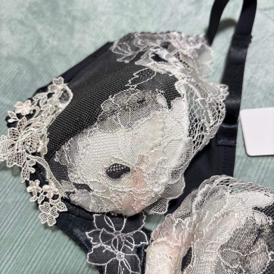 ★新品・未使用★ワコールパルファージュ　ブラジャーC75ショーツL