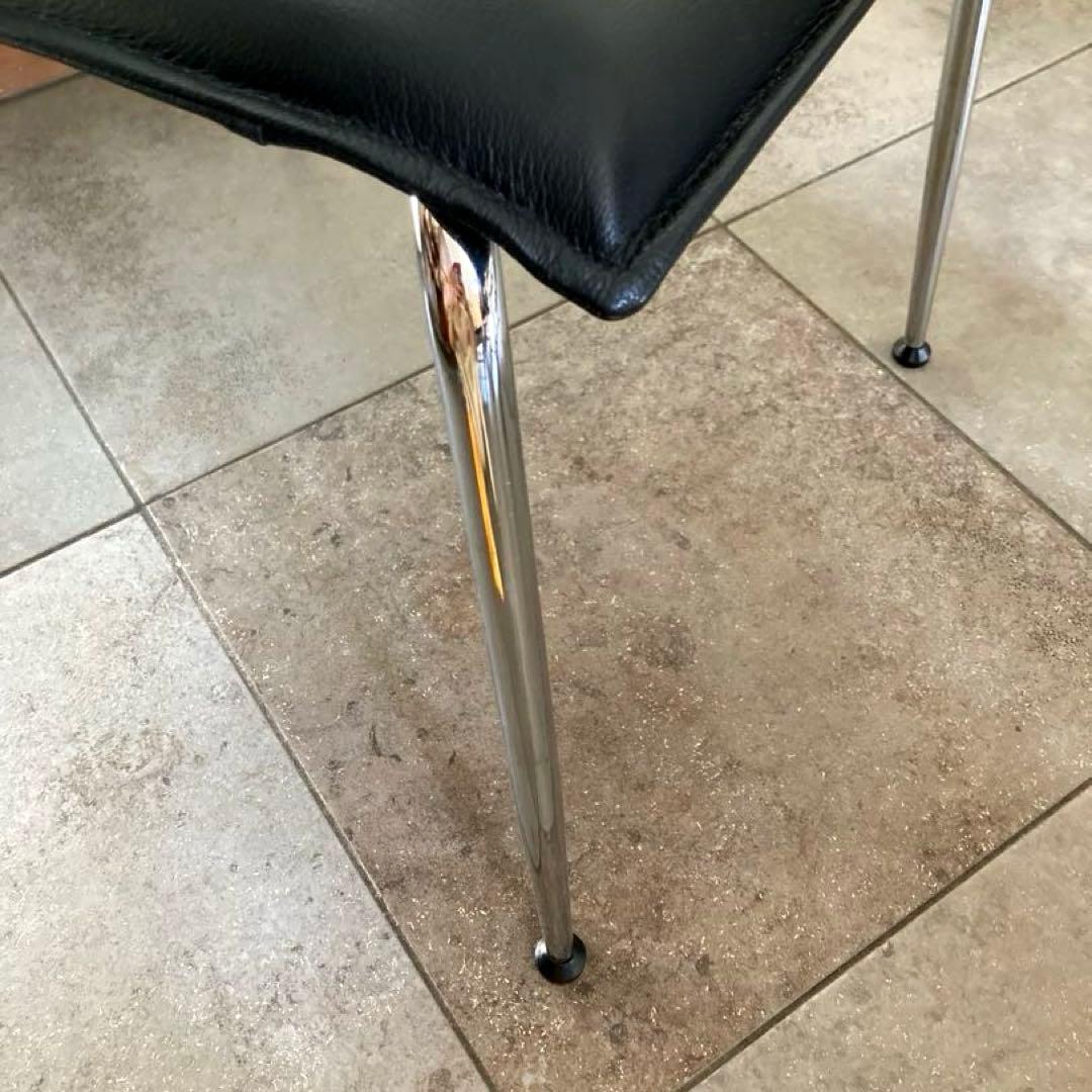 ①デンマーク製　Magnus Olesen マグナスオルセン　レザーチェアー