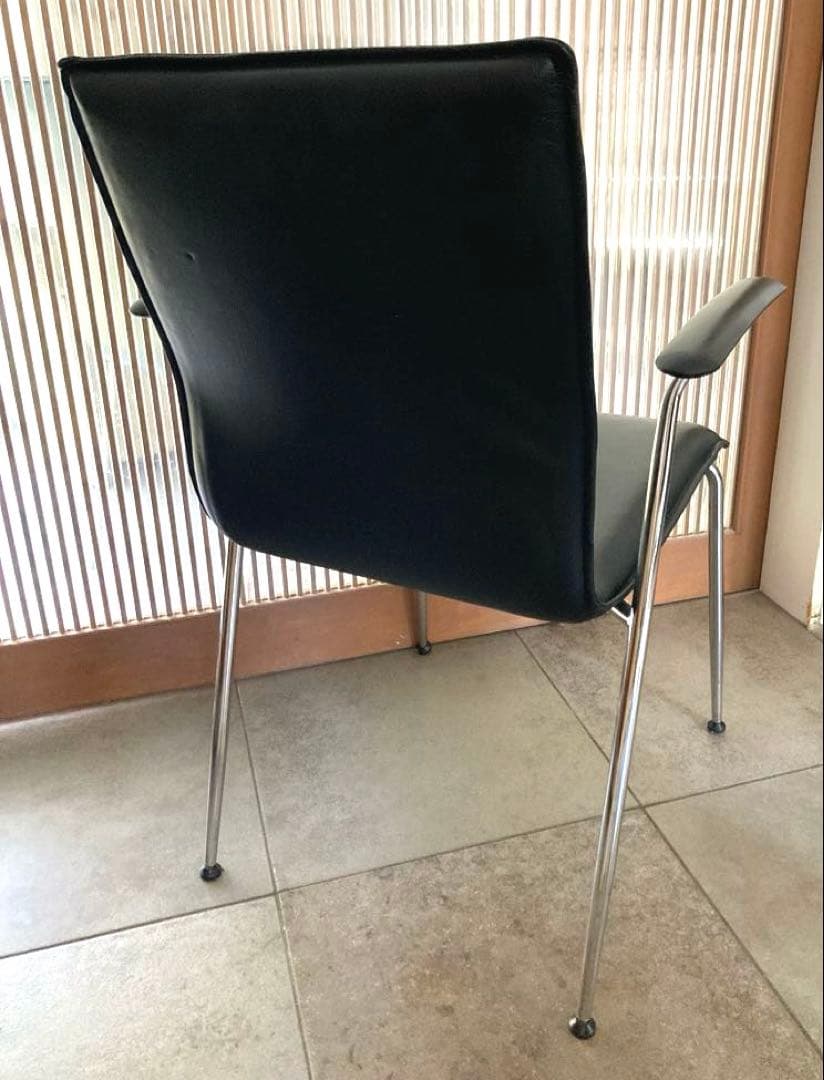 ①デンマーク製　Magnus Olesen マグナスオルセン　レザーチェアー