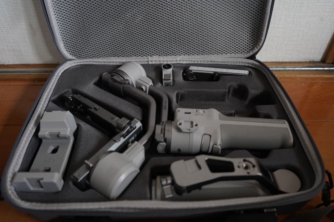 DJI RS 4 Mini コンボ　【ケース付き】