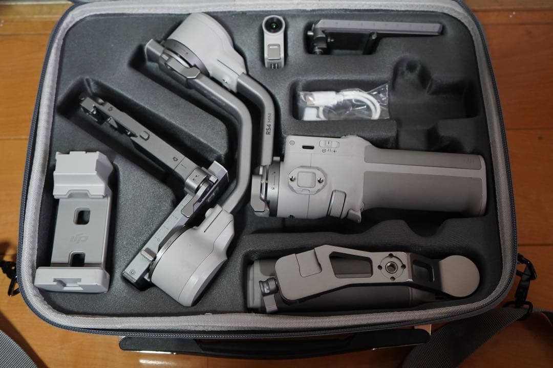 DJI RS 4 Mini コンボ　【ケース付き】