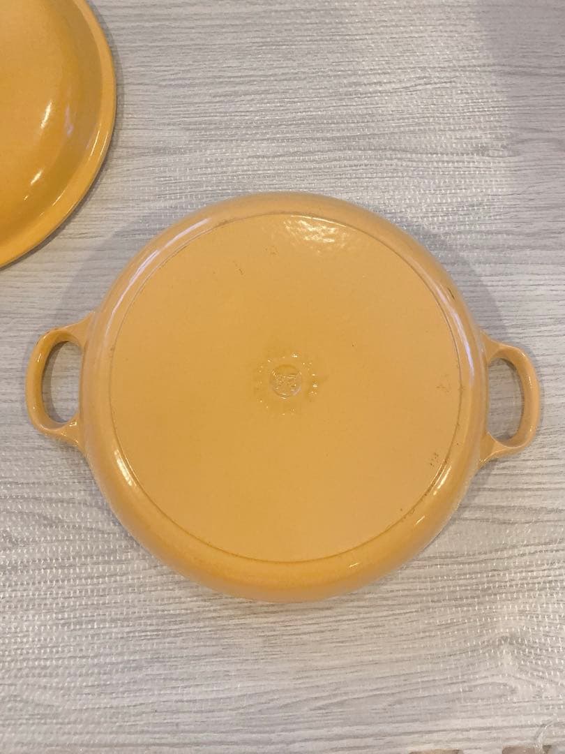 ル クルーゼ ビュッフェキャセロール 26cm サフランイエロー（廃盤色）