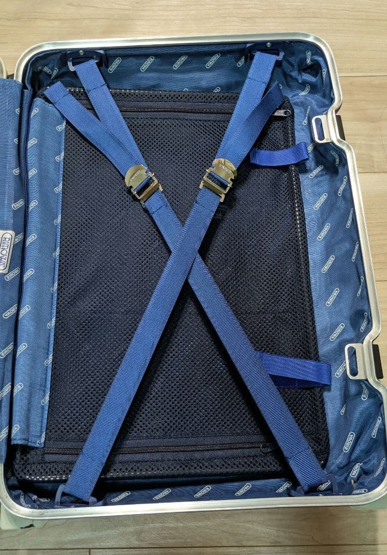 S*0様 RIMOWA リモワ シルバーインテグラル 35L 2輪